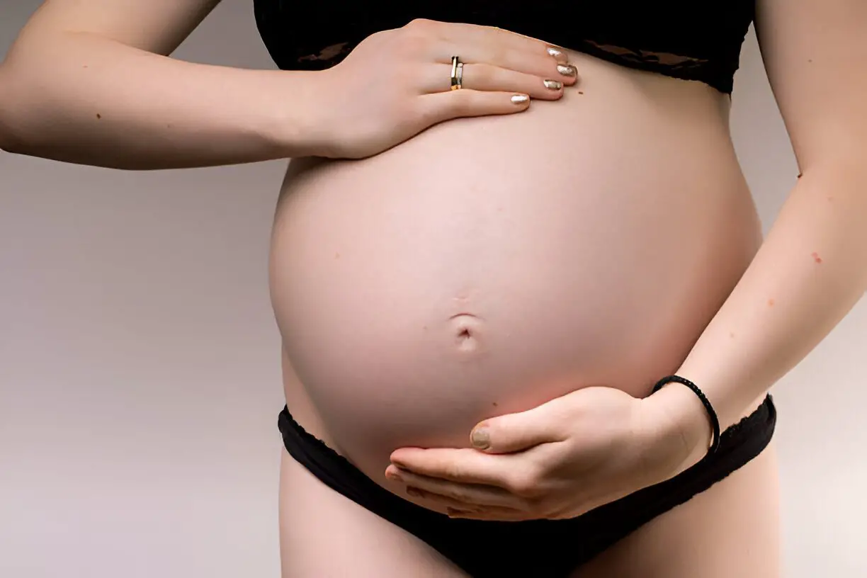 Votre 8ème Mois de Grossesse : Guide Complet pour Maman et Bébé